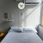 COPIT0102 - Apartamento BEIRA-MAR super ventilado com 2 quartos na Pituba por Beehost